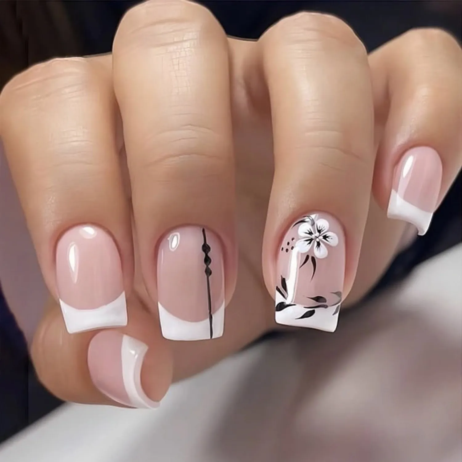 French Tip Press on Nails Short Square Fake Nails Black Tree Leaf White Flower Patterns Designs Glossy Full Cover Acrylic Artificial Nail Reusable Stick on Nail for Women 24 Pcs