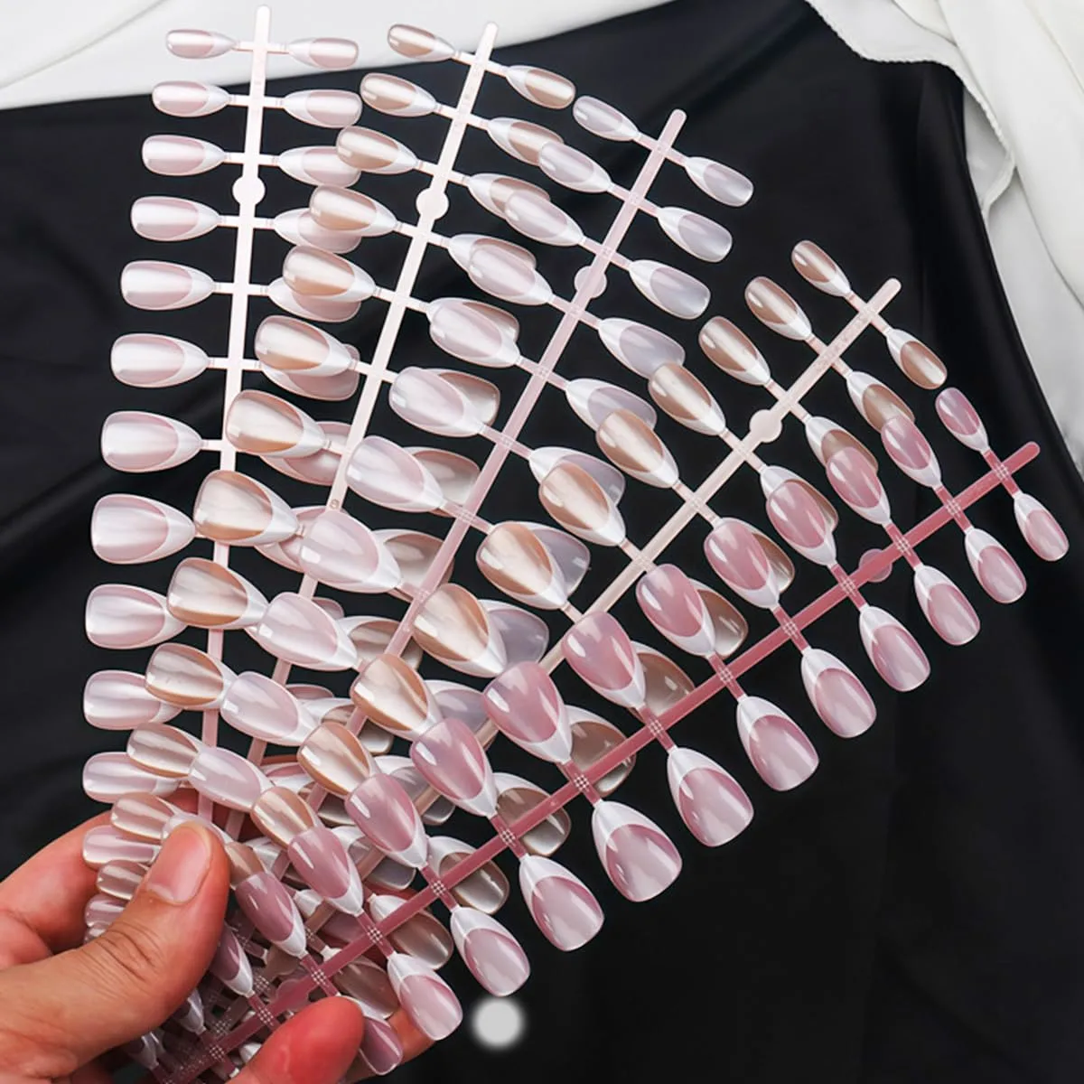 150Pcs 15Size French Tip Press on Nails Short Almond Fake Nails Glossy Cat Eye Acrylic Nail Nude Pink Nature False Nails Reusable Shiny Chrome Full Cover Glue on Nails for Women Nail Decoration