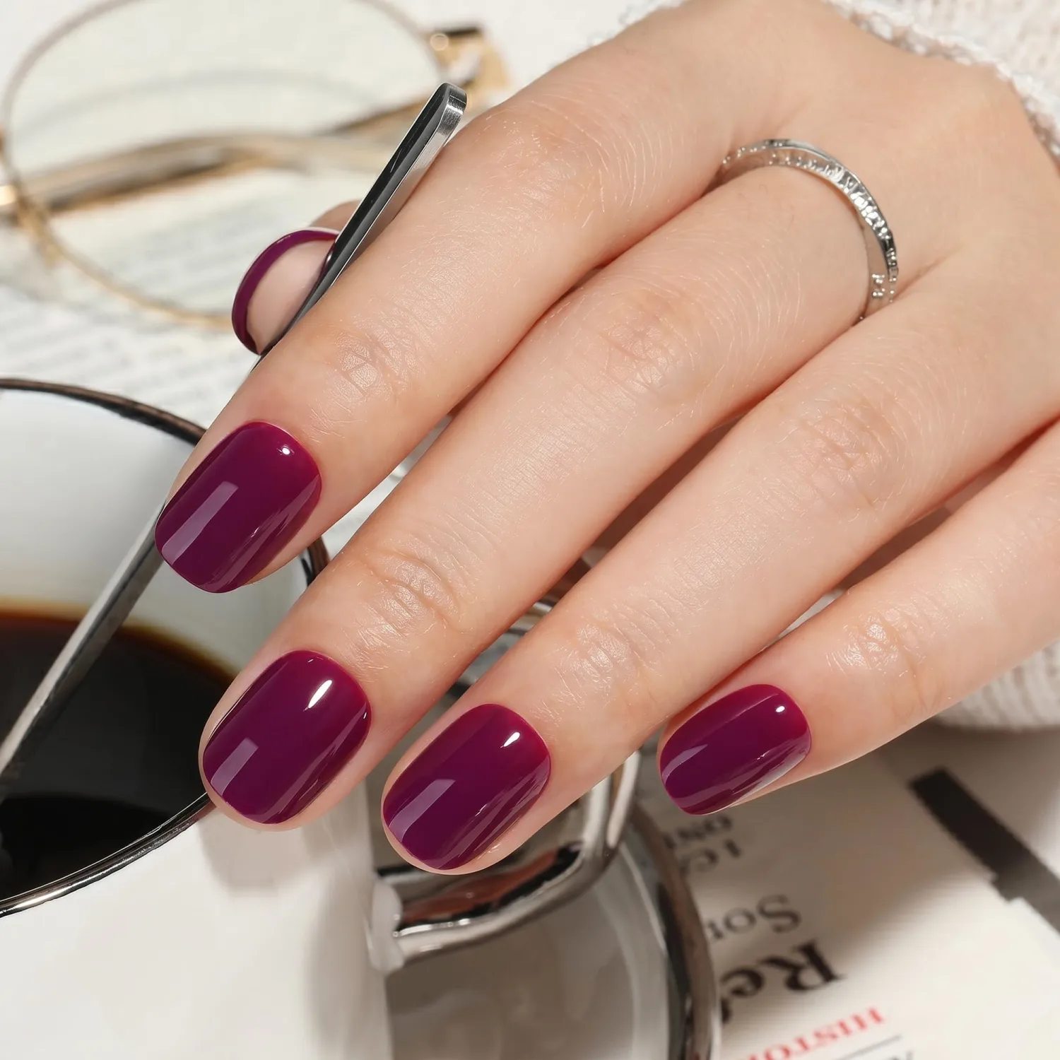 UNA GELLA Short Squoval Press On Nails Dark Purple 32Pcs 16Sizes Fake Nails