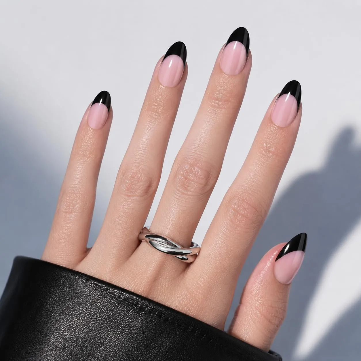 Black French Tip Press on Nails - Short Almond Black Tips Nails, Reusable Glossy Fake Nails Press ons for Women, 32 Pieces in 16 Sizes False Nails Kit with Glue, Blush Noir