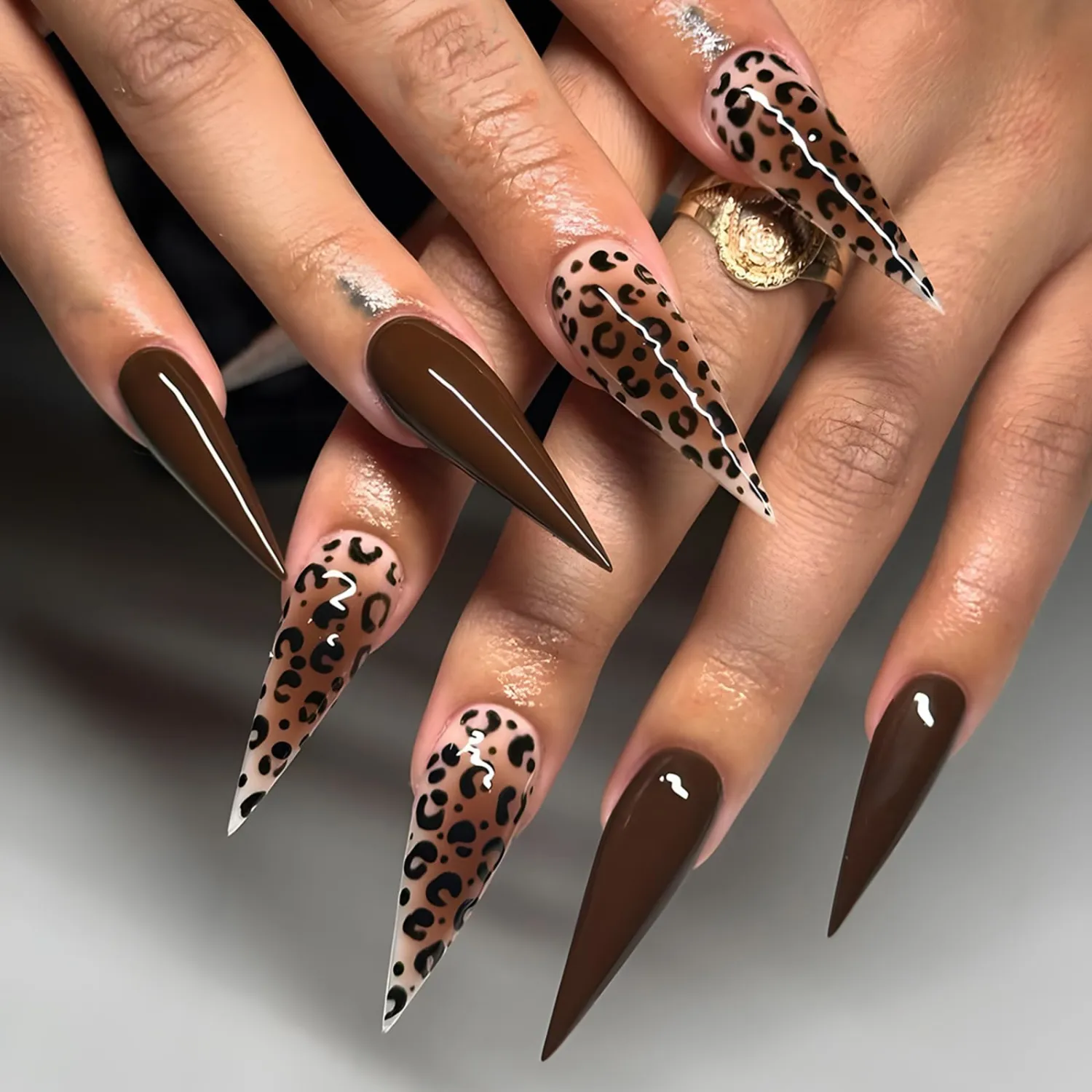 24Pcs Stiletto Press on Nails Long Fake Nails with Leopard Print Designs Brown Glossy Acrylic False Nails Full Cover Glue on Nails Reusable Stick on Nails for Women Fall Nail Art