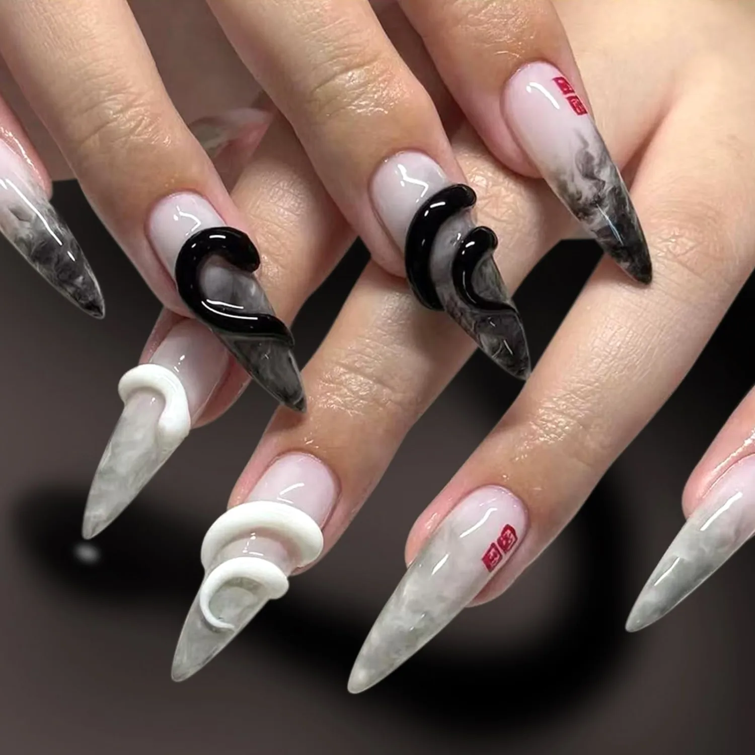 Press on Nails Long Stiletto Fake Nails with 3D Snake Designs Halloween Glue on Nails Black Gradient Glossy Acrylic Nails Almond False Nails Stick on Nails for Women 24Pcs