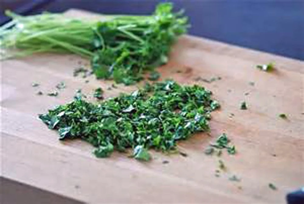Cilantro Spice seasoning for cooking, 4 oz package, Dried and Choppped,Cilantro has a complex flavor with hints of pepper, sage and lemon.